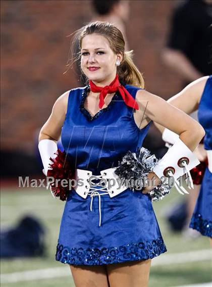 Thumbnail 3 in Cedar Hill vs. Allen (Tom Landry Classic) photogallery.