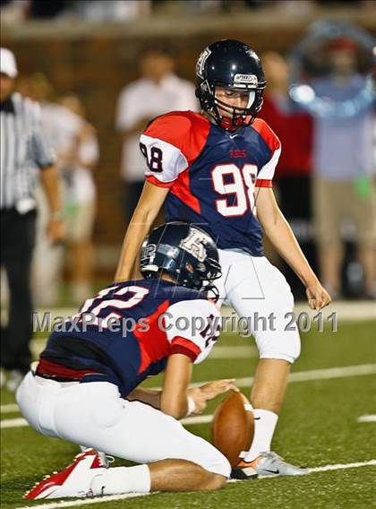 Thumbnail 3 in Cedar Hill vs. Allen (Tom Landry Classic) photogallery.
