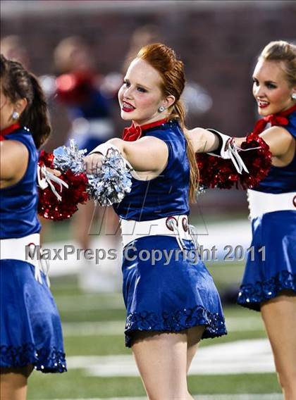Thumbnail 1 in Cedar Hill vs. Allen (Tom Landry Classic) photogallery.