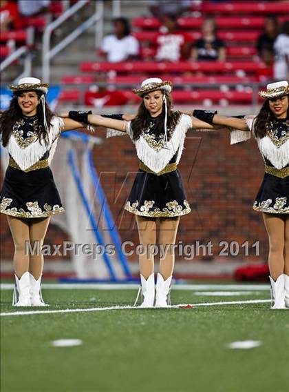 Thumbnail 2 in Cedar Hill vs. Allen (Tom Landry Classic) photogallery.