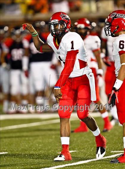 Thumbnail 3 in Cedar Hill vs. Allen (Tom Landry Classic) photogallery.