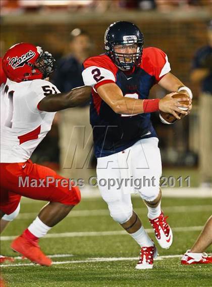 Thumbnail 3 in Cedar Hill vs. Allen (Tom Landry Classic) photogallery.