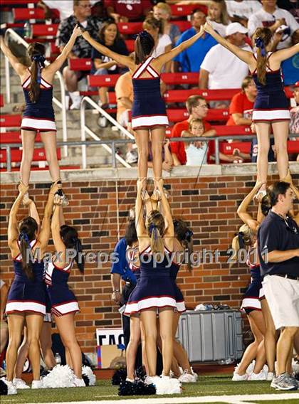 Thumbnail 1 in Cedar Hill vs. Allen (Tom Landry Classic) photogallery.