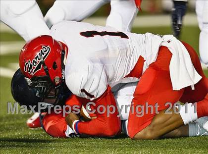 Thumbnail 1 in Cedar Hill vs. Allen (Tom Landry Classic) photogallery.