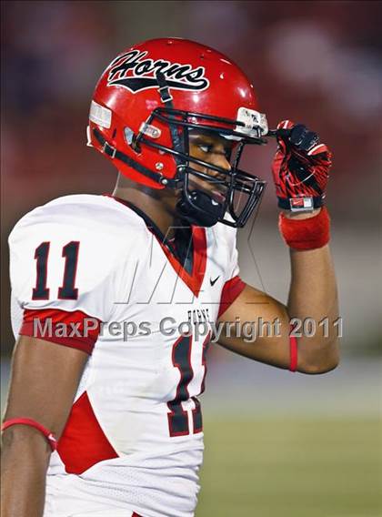 Thumbnail 3 in Cedar Hill vs. Allen (Tom Landry Classic) photogallery.