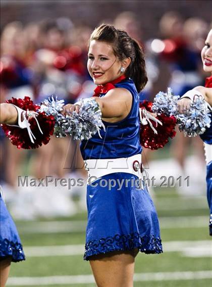 Thumbnail 2 in Cedar Hill vs. Allen (Tom Landry Classic) photogallery.