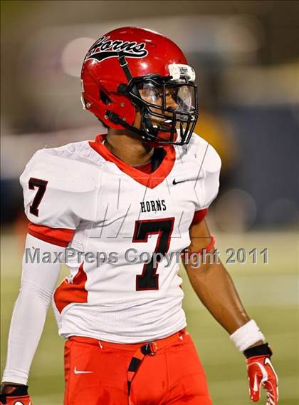 Thumbnail 1 in Cedar Hill vs. Allen (Tom Landry Classic) photogallery.