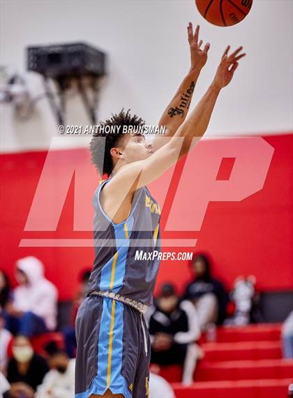 Thumbnail 1 in Burbank @ Galt (Cordova Christmas Classic) photogallery.