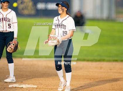 Thumbnail 3 in Los Alamitos vs. Cypress photogallery.