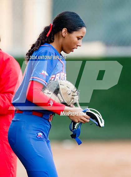 Thumbnail 3 in Los Alamitos vs. Cypress photogallery.