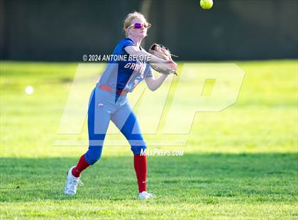 Thumbnail 3 in Los Alamitos vs. Cypress photogallery.