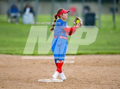 Thumbnail 2 in Los Alamitos vs. Cypress photogallery.