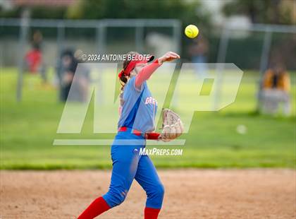 Thumbnail 2 in Los Alamitos vs. Cypress photogallery.