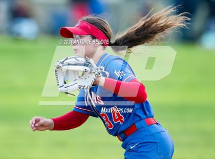 Thumbnail 3 in Los Alamitos vs. Cypress photogallery.