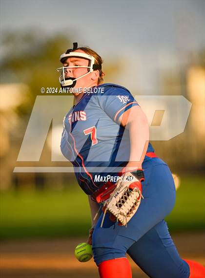 Thumbnail 3 in Los Alamitos vs. Cypress photogallery.