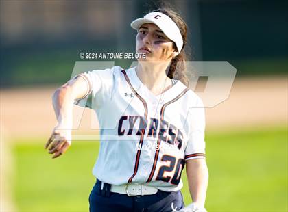 Thumbnail 2 in Los Alamitos vs. Cypress photogallery.