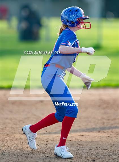 Thumbnail 2 in Los Alamitos vs. Cypress photogallery.