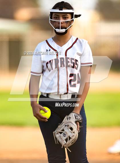 Thumbnail 3 in Los Alamitos vs. Cypress photogallery.