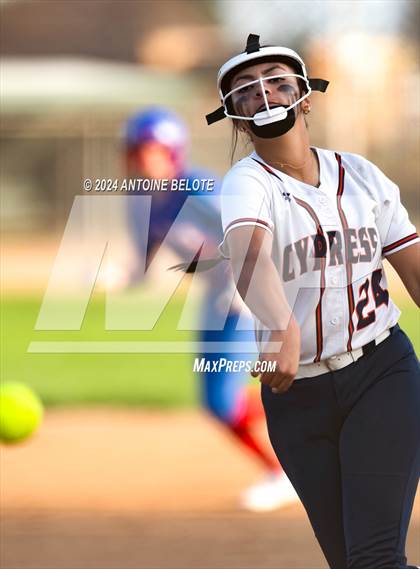 Thumbnail 2 in Los Alamitos vs. Cypress photogallery.