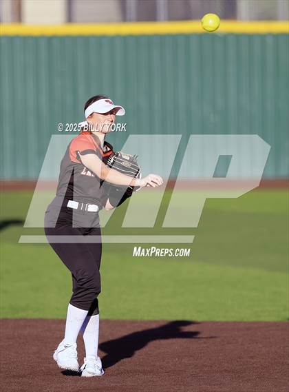 Thumbnail 3 in Grand Saline vs Van photogallery.