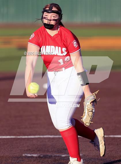 Thumbnail 2 in Grand Saline vs Van photogallery.