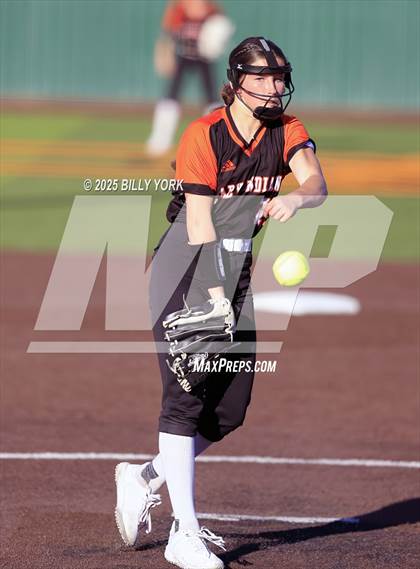 Thumbnail 2 in Grand Saline vs Van photogallery.