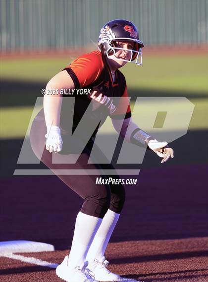 Thumbnail 2 in Grand Saline vs Van photogallery.
