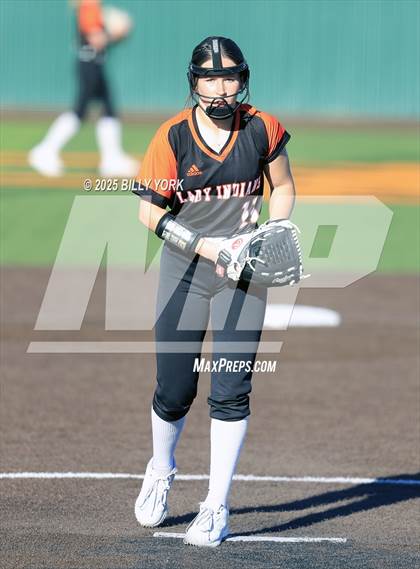 Thumbnail 2 in Grand Saline vs Van photogallery.