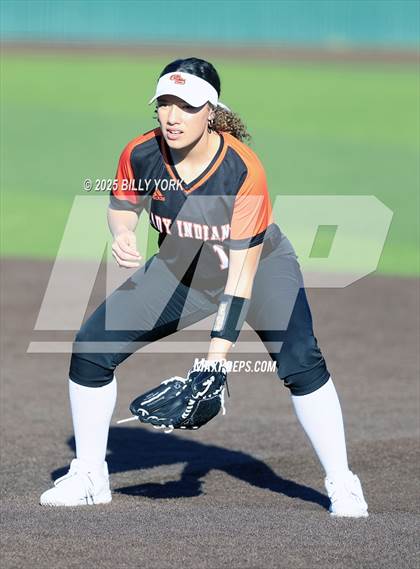Thumbnail 3 in Grand Saline vs Van photogallery.