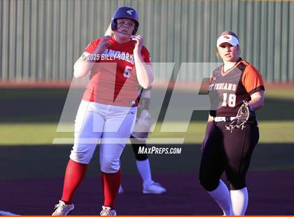 Thumbnail 3 in Grand Saline vs Van photogallery.