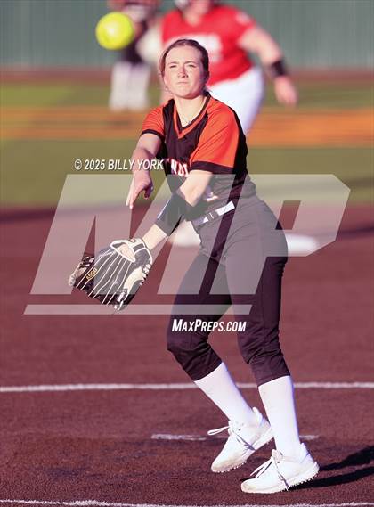 Thumbnail 2 in Grand Saline vs Van photogallery.