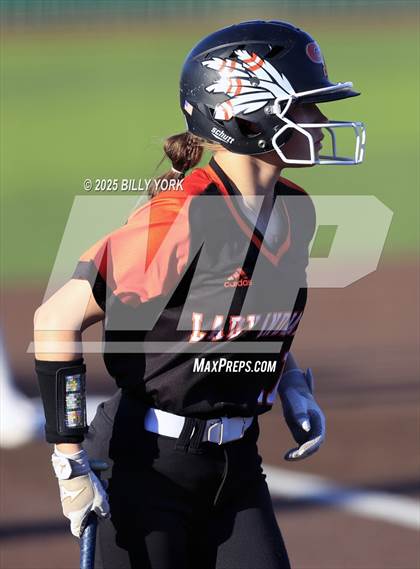 Thumbnail 3 in Grand Saline vs Van photogallery.