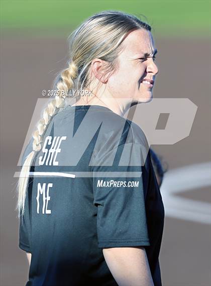 Thumbnail 1 in Grand Saline vs Van photogallery.