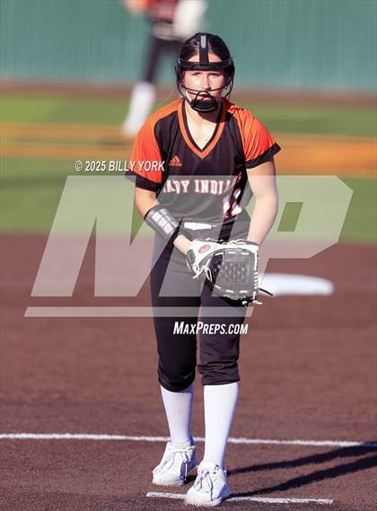 Thumbnail 1 in Grand Saline vs Van photogallery.