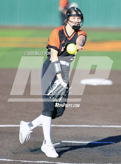 Thumbnail 3 in Grand Saline vs Van photogallery.