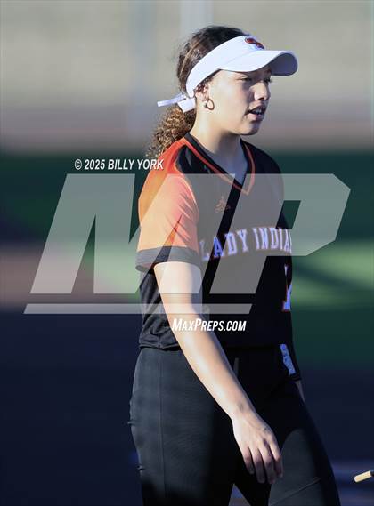 Thumbnail 1 in Grand Saline vs Van photogallery.