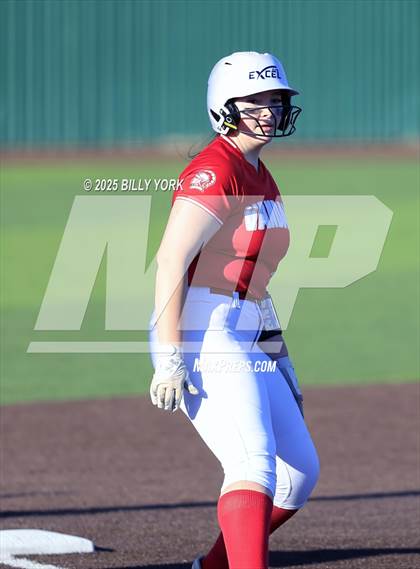 Thumbnail 2 in Grand Saline vs Van photogallery.