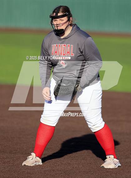 Thumbnail 1 in Grand Saline vs Van photogallery.