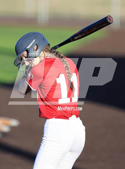 Thumbnail 1 in Grand Saline vs Van photogallery.