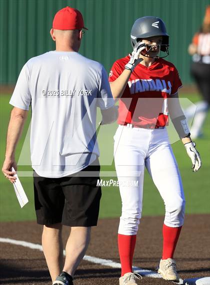 Thumbnail 3 in Grand Saline vs Van photogallery.