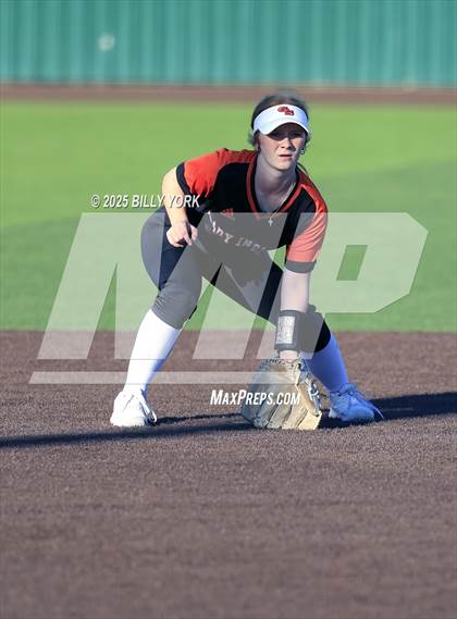 Thumbnail 3 in Grand Saline vs Van photogallery.
