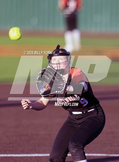 Thumbnail 2 in Grand Saline vs Van photogallery.