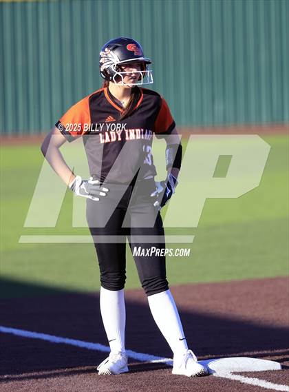 Thumbnail 1 in Grand Saline vs Van photogallery.