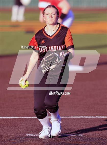 Thumbnail 3 in Grand Saline vs Van photogallery.