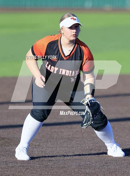 Thumbnail 2 in Grand Saline vs Van photogallery.