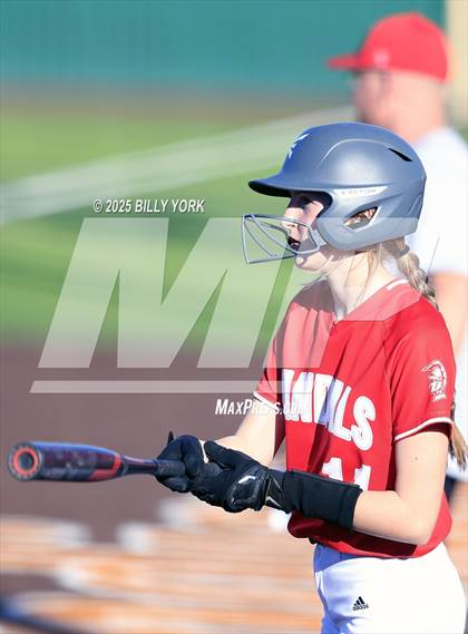 Thumbnail 3 in Grand Saline vs Van photogallery.