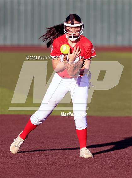 Thumbnail 1 in Grand Saline vs Van photogallery.