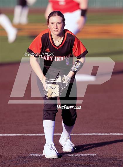 Thumbnail 2 in Grand Saline vs Van photogallery.
