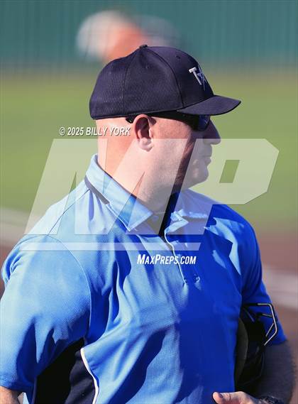 Thumbnail 1 in Grand Saline vs Van photogallery.