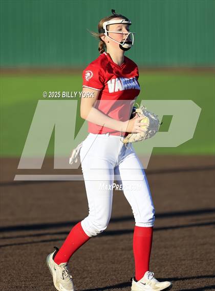 Thumbnail 2 in Grand Saline vs Van photogallery.